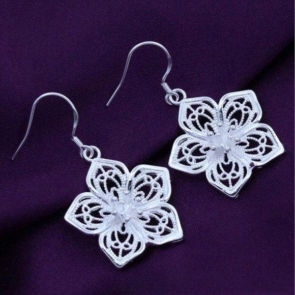 Floral Design Women's Silver Filigree Dangle Earrings Hook 1 1/2" Jewelry Flower - Picture 1 of 7